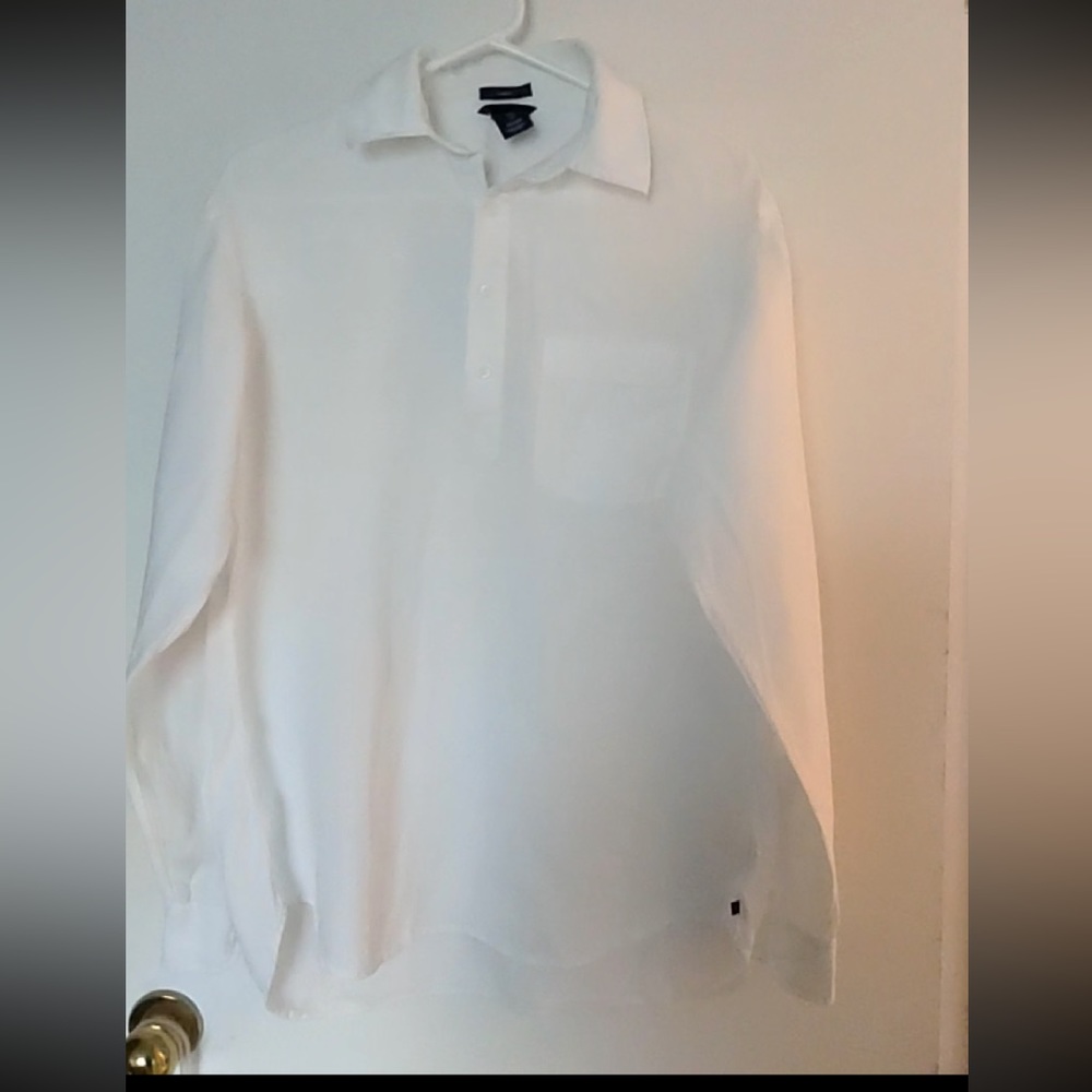 Gap white shirt size small